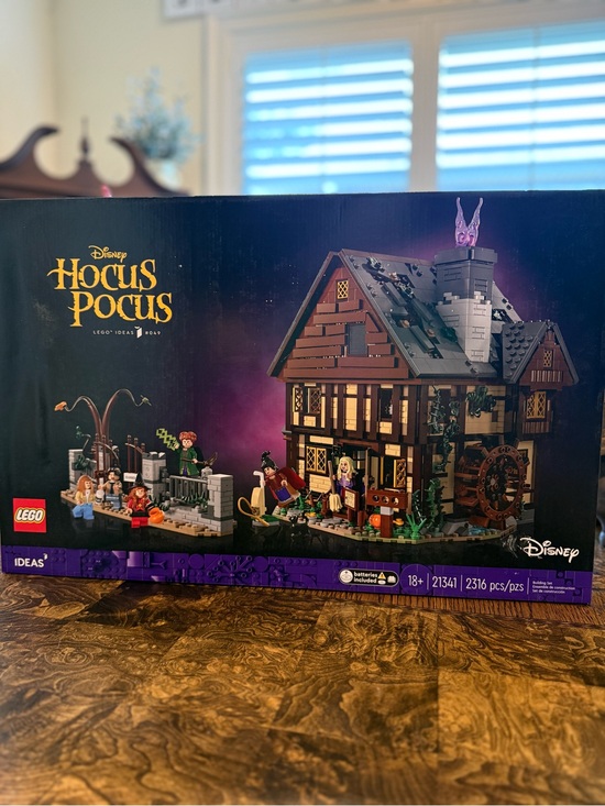 Lego Other - Disney Hocus Pocus: The Sanderson Sisters' Cottage - SOLD OUT ON LEGO WEBSITE